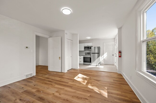 209 N Spring St, Winston Salem, NC 27101 - photo 6