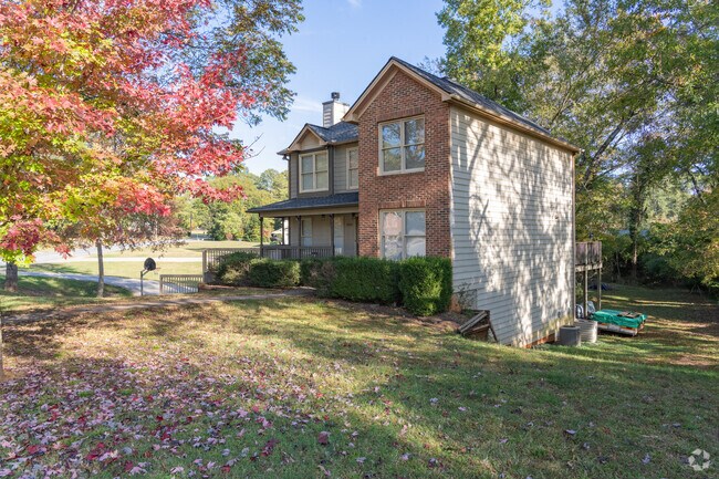 Cedar Creek features a variety of architectural styles.