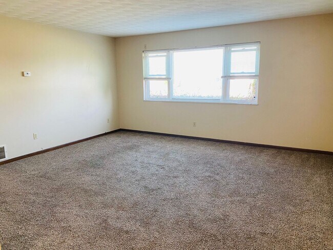 805 Mitchell Ave unit . 5, Beverly, OH 45715 - photo 5