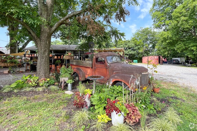 Me & McGee Market is a family-run outdoor market in North Little Rock.