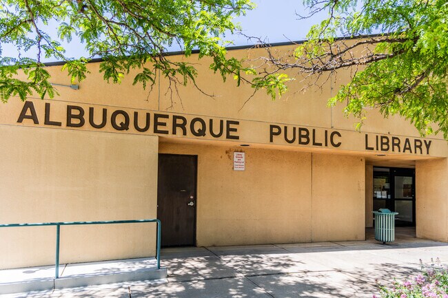 Albuquerque Public Library serves the community of Sombra del Monte with amazing literature.