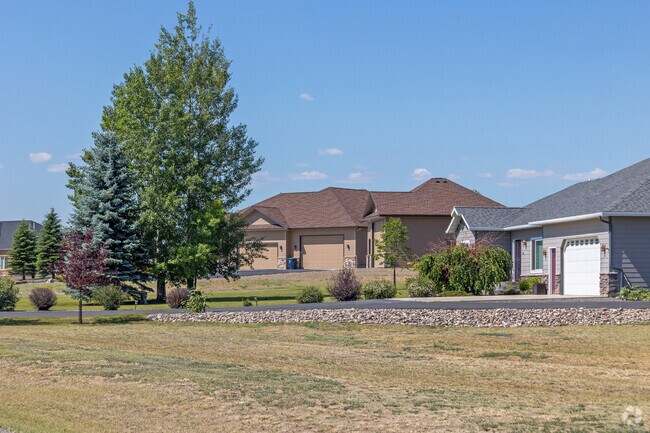 Ranch homes in East Helena Valley on the golf course.