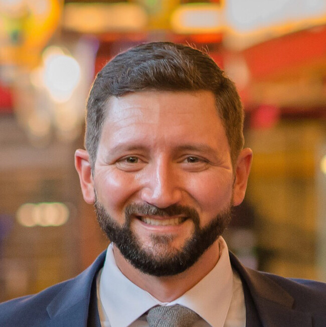 Agent Photo