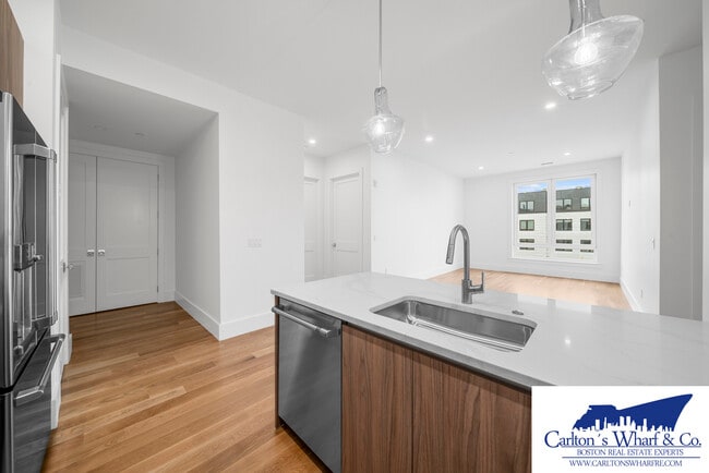 218 Old Colony Ave unit 506, Boston, MA 02127 - photo 2