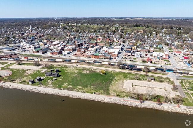 The riverfront parks of Fort Madison provide waterfront green space to gather and enjoy nature.