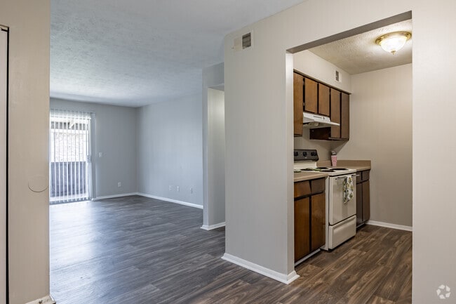 1BR, 1BA - 736SF