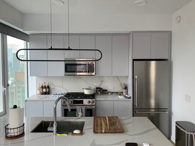 2310 42nd Rd unit 18F, Long Island City, NY 11101 - photo 6