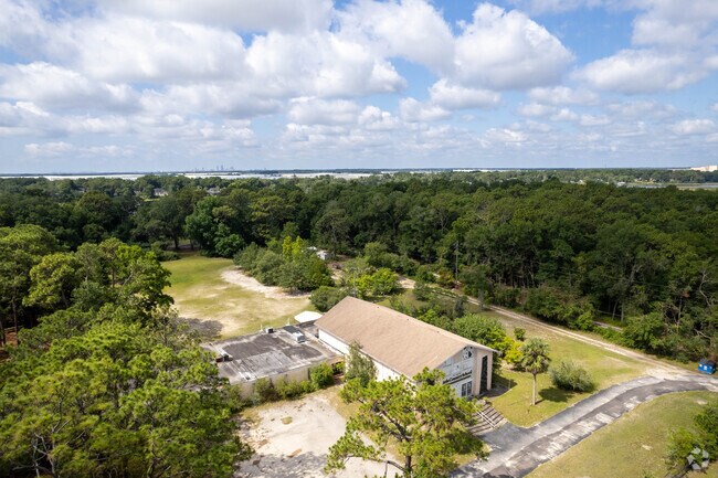 Aerial view of the Little Country School in Jacksonville, FL.
