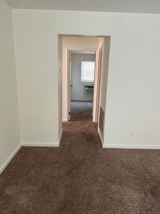 2503 Hermitage Way unit 1, Louisville, KY 40242 - photo 3