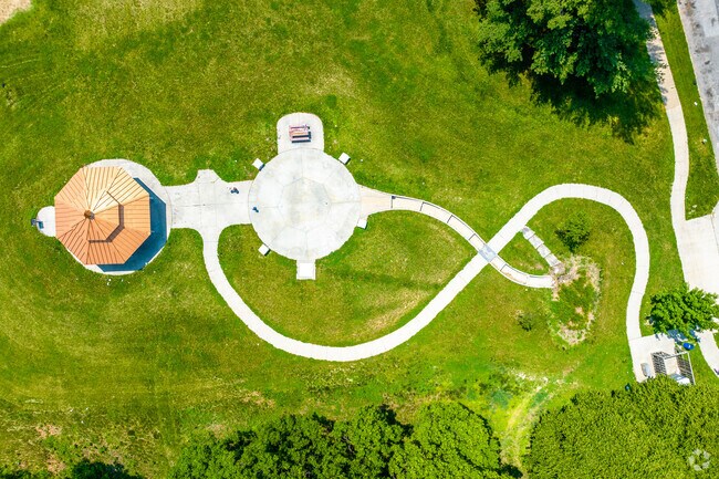 Good Park features a beautiful hilltop sprayground and pavilion at the center of Cheatom Park.