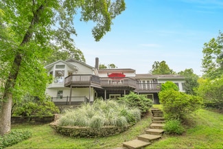 7902 Carteret Rd, Bethesda, MD 20817