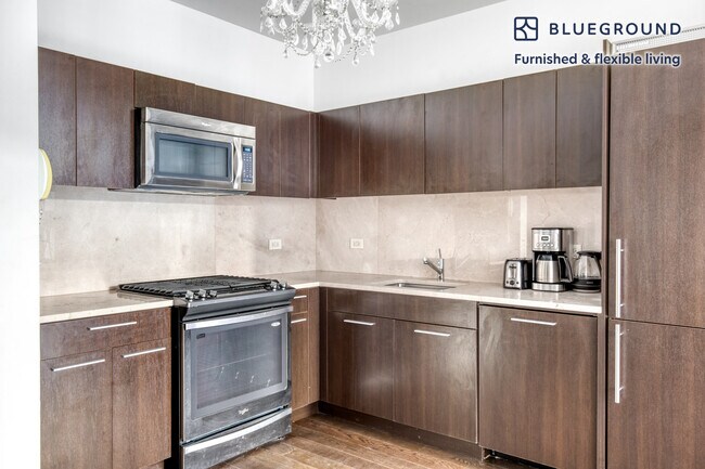 95 Wall St unit FL14-ID119, New York, NY 10005 - photo 6