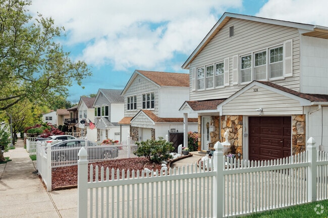 Rows of Coastal, single-family homes add great curb appeal to the Great Kills neighborhood.