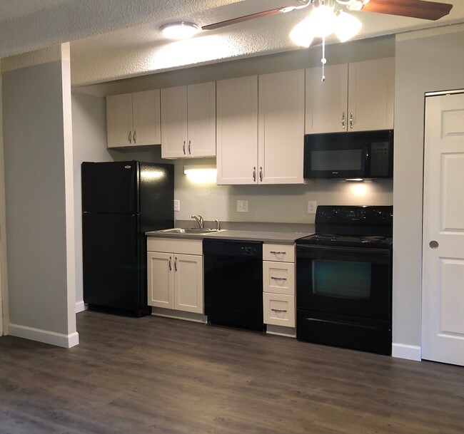 Montego Flats, Aurora, CO 80010 - photo 6