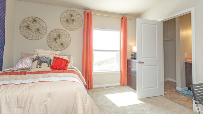 2BR,2BA-1118SF