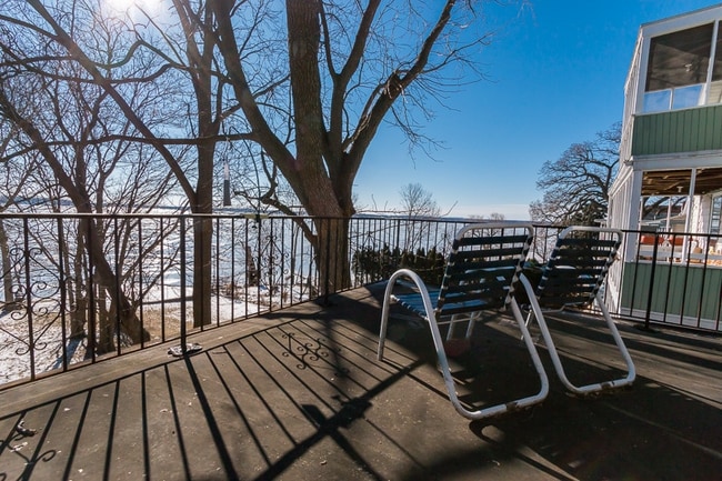 933 Spaight St unit 6, Madison, WI 53703 - photo 2