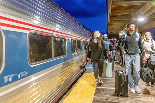 The Northampton Amtrak station is a convenient connection running to Springfield and Vermont.