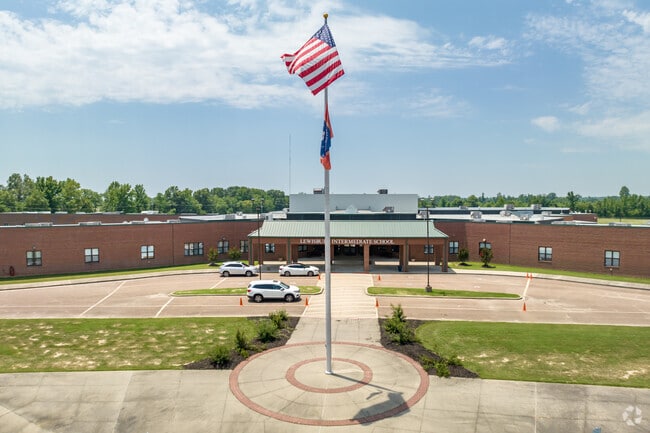 Lewisburg Intermediate School serves students in Desoto County.
