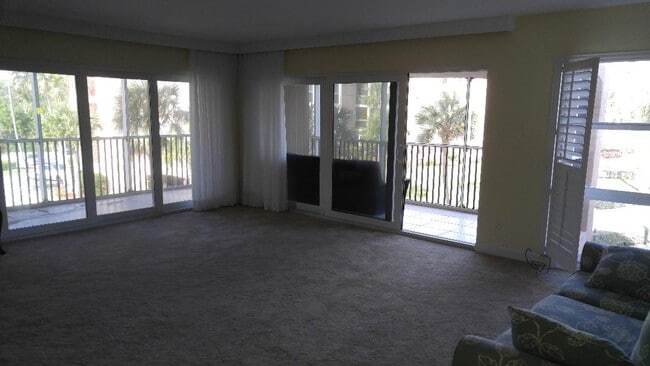 The San Remo Club unit D220, Boca Raton, FL 33431 - photo 3