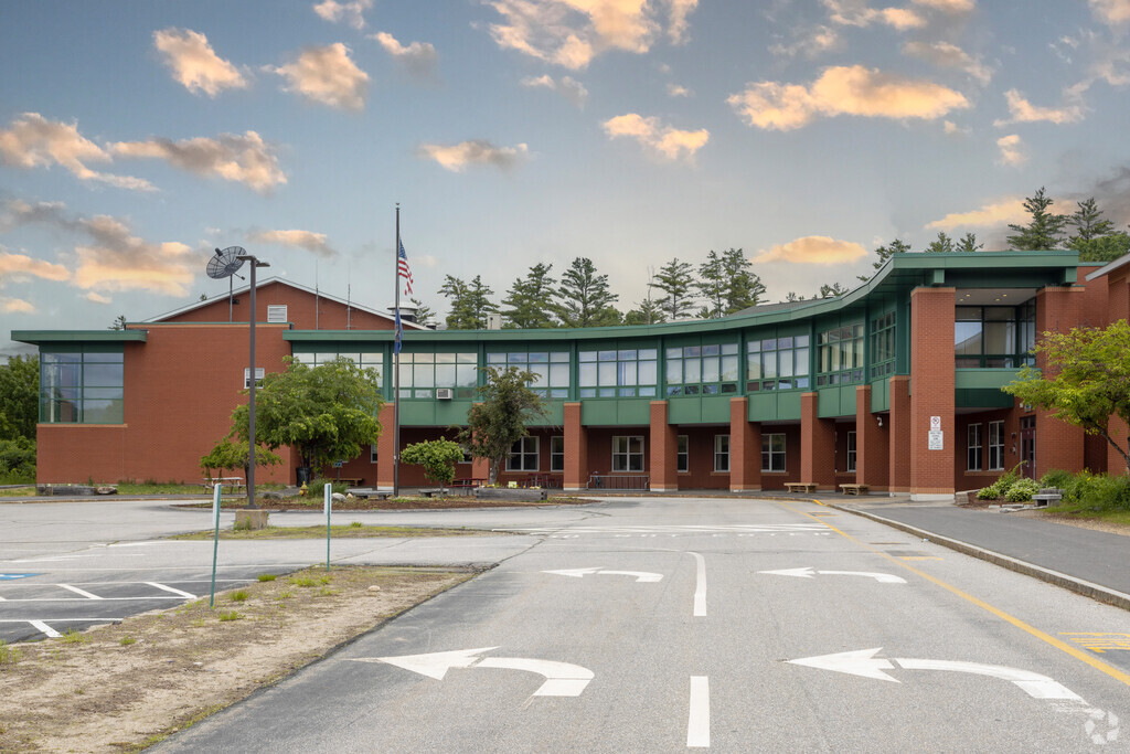 Mountain View Middle School serves students in grades 5-8 in Goffstown.