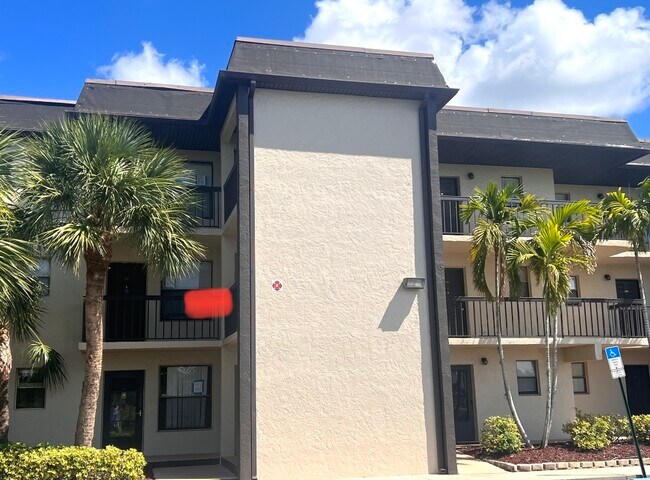 Sandhill Pines unit 131B, Punta Gorda, FL 33980 - photo 2