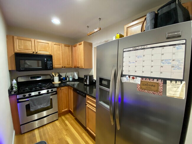 470 E 3rd St unit 1, Boston, MA 02127 - photo 4