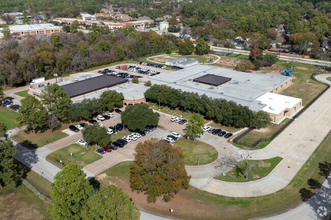 A bird's-eye view reveals Hamilton Elementary School's inspiring landscape.