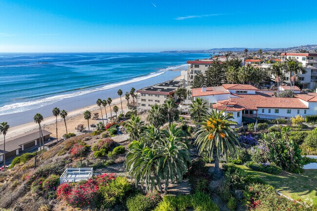 San Clemente City has many Spanish style homes scattered along the coast.
