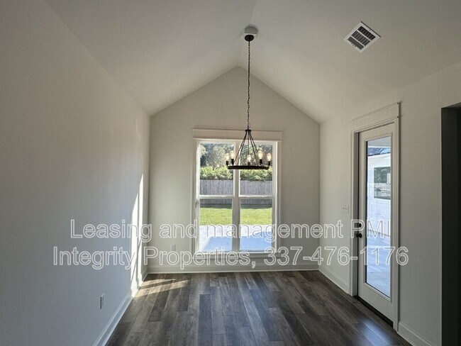 304 San Sebastian Dr, Youngsville, LA 70592 - photo 7