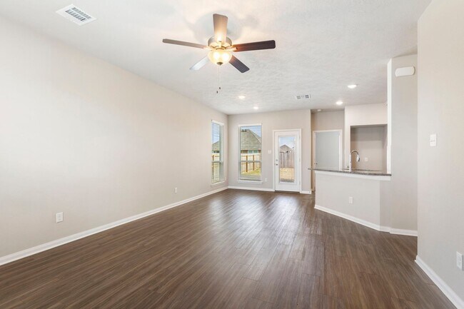 4500 S Fork Ranch Rd unit 36922702, Waco, TX 76705 - photo 5