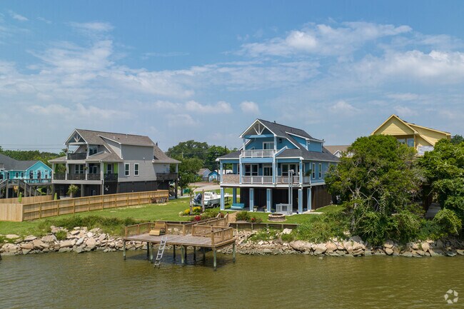 Beach life in Seabrook, TX is relaxing and enjoyable with opportunities for fishing, boating, swimming, and sunbathing.