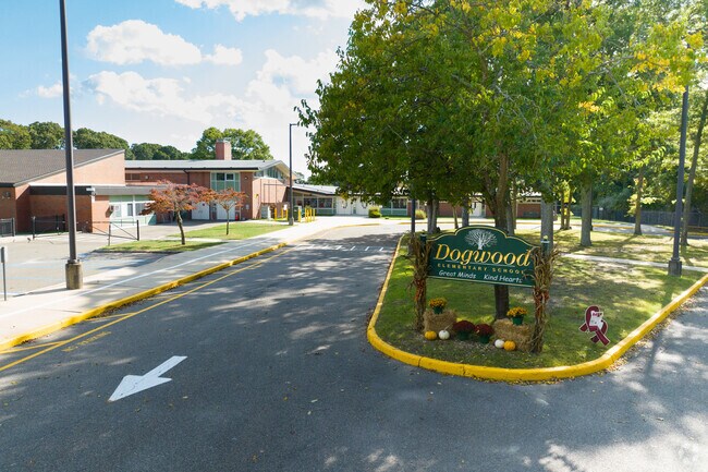 NID540017 Dogwood Elementary School is situated in between Smithtown, St. James, and Nesconset.