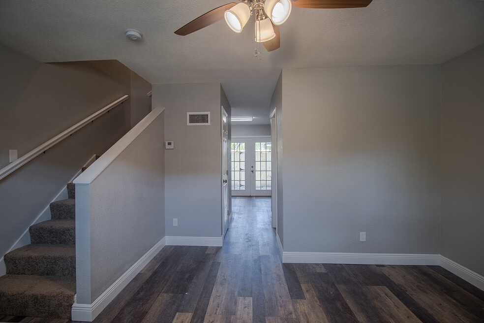 339 Park Row Ave 1-4 unit 3, Long Beach, MS 39560 - photo 1