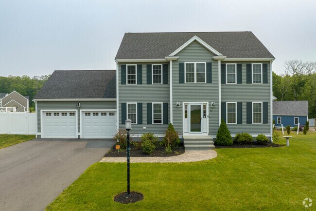 New traditional homes are also very common in Stoughton.