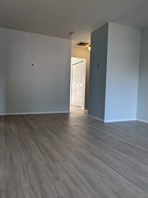 213 Logan St unit 213-3, Valparaiso, IN 46385 - photo 4