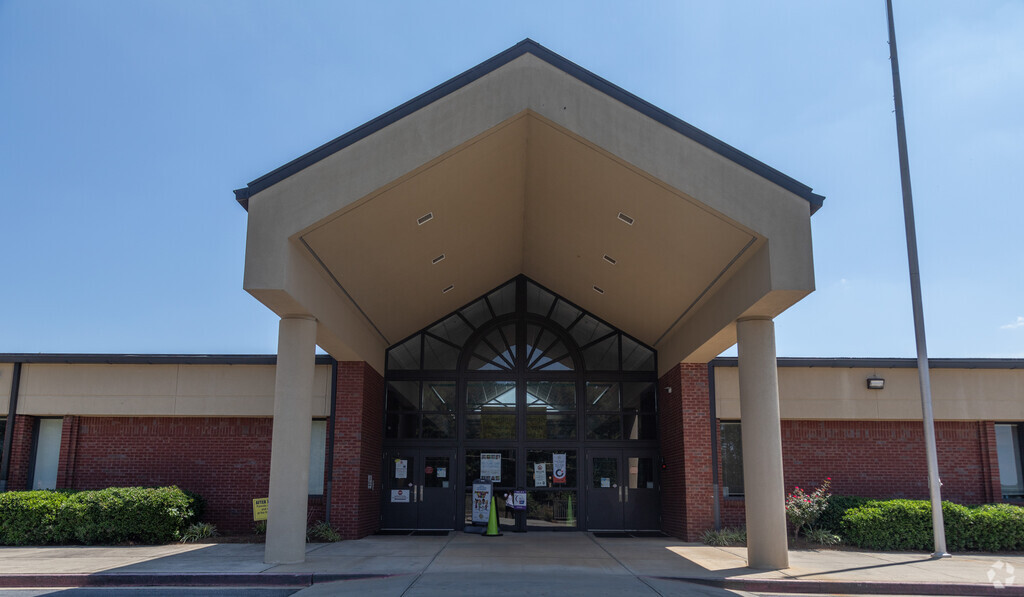 Middle Ridge Elementary School provides education in the neighborhood of 
Newton County