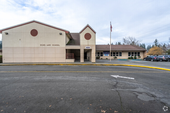 Echo Lake Elementary School exterior.