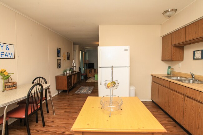 1025 N Jefferson St unit 1025 N. Jefferson, Lincoln, IL 62656 - photo 4