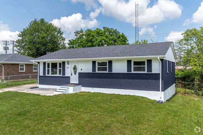 Homebuyers looking in Woodhill can expect to spend roughly $155 per square foot.