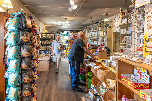 The towns of Broadalbin, Galway and Amsterdam are 15 miles away with local stores and eateries.