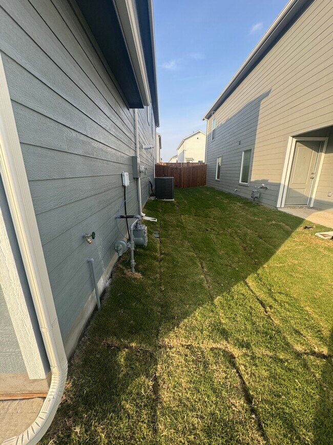 12169 Steeplechase Dr, Providence Village, TX 76227 - photo 3