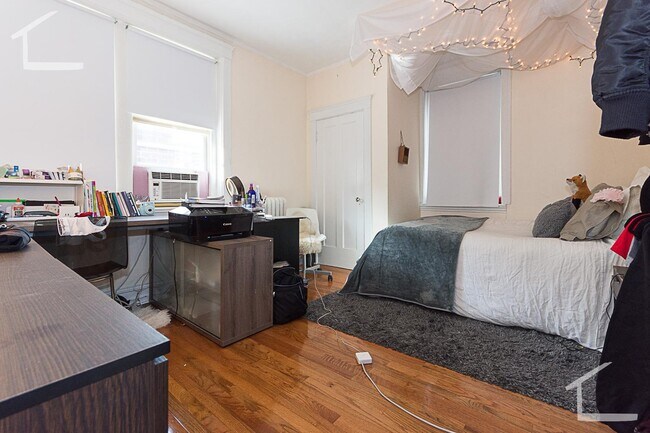 322 St Paul St unit 1, Brookline, MA 02446 - photo 6