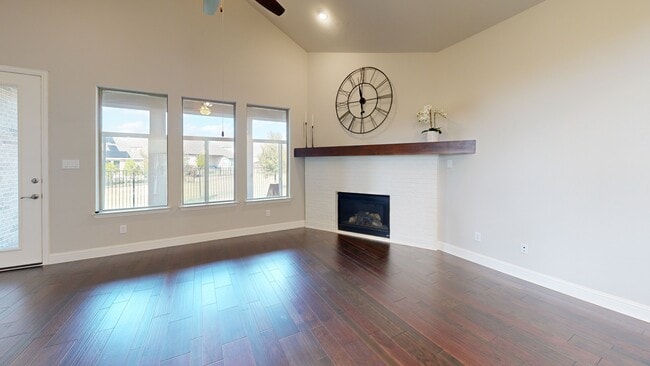 11558 Berry Creek Ct, Roanoke, TX 76262 - photo 3