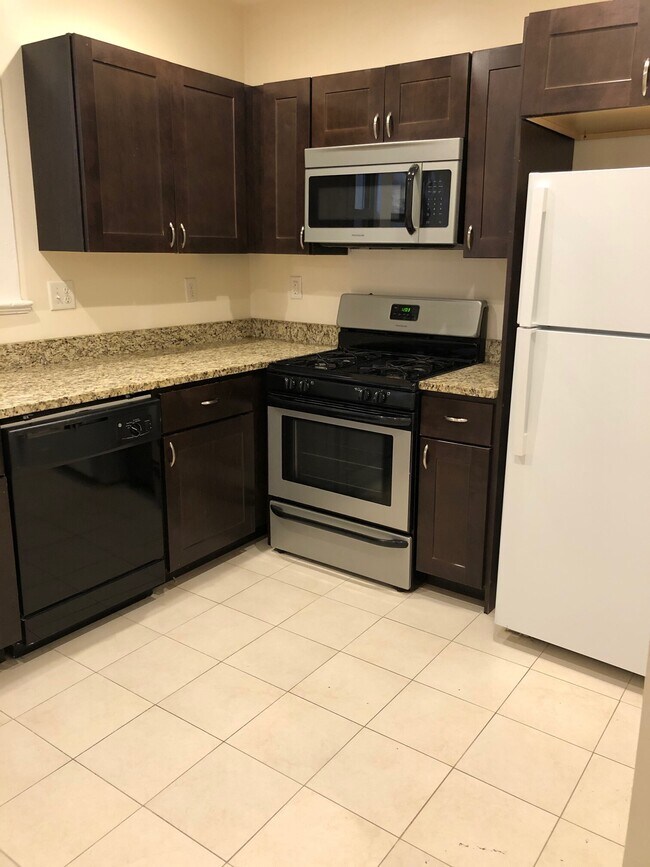 9 Upland Rd unit 5, Cambridge, MA 02140 - photo 3