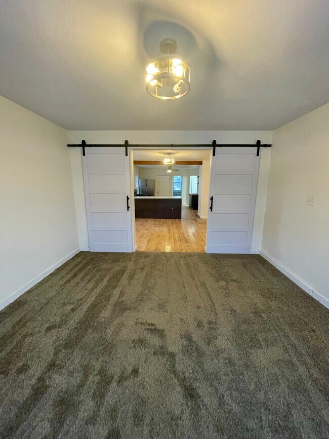 439-441 E Dover St unit 439 upper, Milwaukee, WI 53207 - photo 7