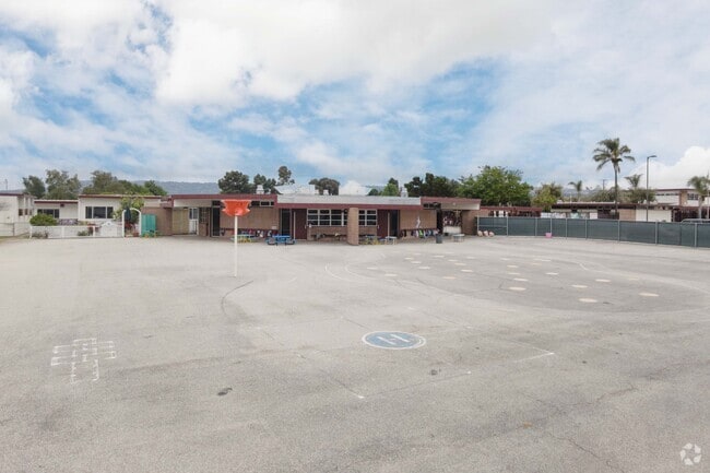 75 percent of students at Hickory Elementary School are proficient in math and reading.