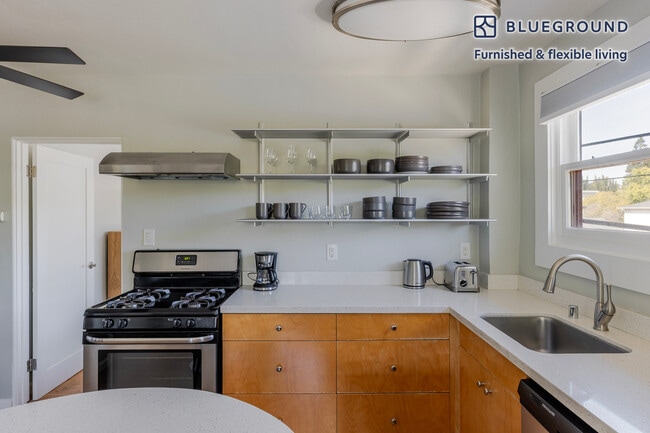 325 Hawthorne Ave unit FL2-ID2012, Palo Alto, CA 94301 - photo 7