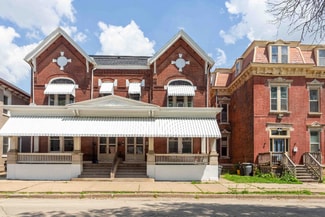 1658 Iowa St Unit 1/2, Dubuque, IA 52001