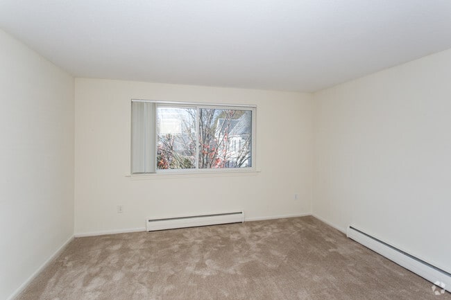 Edgewood Gardens Embassy and Wilder Ridge Apartments, Lowell, MA 01851 - photo 7