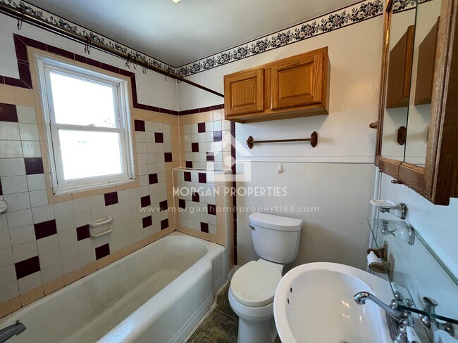 110 W 13th St unit .5, Marion, IN 46953 - photo 5